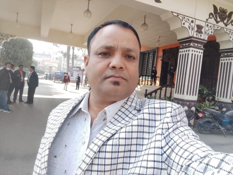 स्नातकोत्तरपछि निर्माण व्यवसायमा होमिएका अवस्थी, संघ अध्यक्षका उम्मेदवार